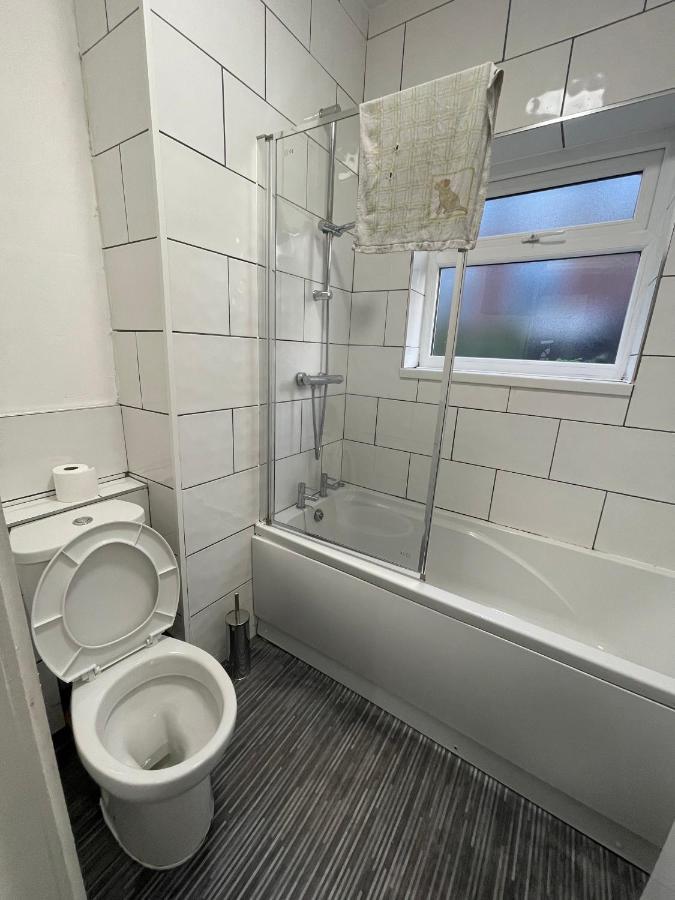 Private Double Near Centre, Homestay Coventry